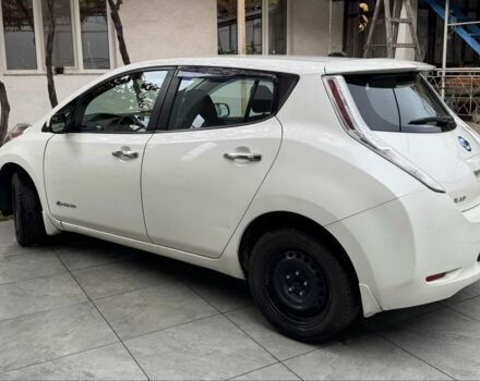 Белый Ниссан Лиф, объемом двигателя 0 л и пробегом 178 тыс. км за 6000 $, фото 1 на Automoto.ua