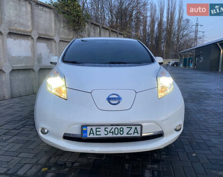 Белый Ниссан Лиф, объемом двигателя 0 л и пробегом 102 тыс. км за 6990 $, фото 5 на Automoto.ua