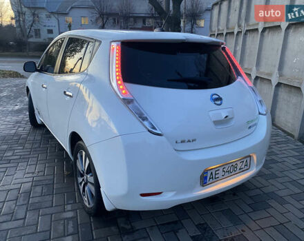 Белый Ниссан Лиф, объемом двигателя 0 л и пробегом 102 тыс. км за 6990 $, фото 1 на Automoto.ua