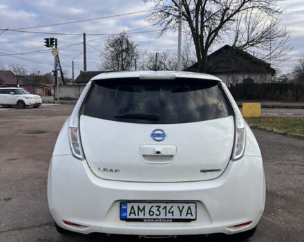 Белый Ниссан Лиф, объемом двигателя 0 л и пробегом 96 тыс. км за 8200 $, фото 3 на Automoto.ua