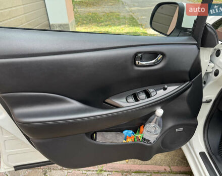 Білий Ніссан Ліф, об'ємом двигуна 0 л та пробігом 93 тис. км за 7900 $, фото 7 на Automoto.ua