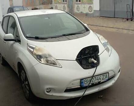 Белый Ниссан Лиф, объемом двигателя 0 л и пробегом 196 тыс. км за 7200 $, фото 9 на Automoto.ua