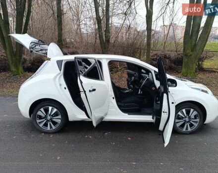 Белый Ниссан Лиф, объемом двигателя 0 л и пробегом 67 тыс. км за 7500 $, фото 16 на Automoto.ua