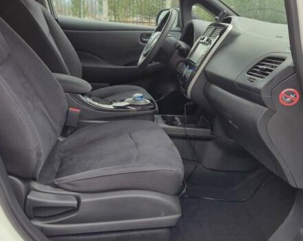 Белый Ниссан Лиф, объемом двигателя 0 л и пробегом 73 тыс. км за 5900 $, фото 5 на Automoto.ua