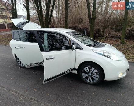 Белый Ниссан Лиф, объемом двигателя 0 л и пробегом 67 тыс. км за 7500 $, фото 14 на Automoto.ua