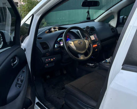 Білий Ніссан Ліф, об'ємом двигуна 0 л та пробігом 114 тис. км за 6999 $, фото 15 на Automoto.ua