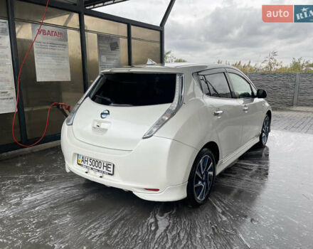 Белый Ниссан Лиф, объемом двигателя 0 л и пробегом 111 тыс. км за 7500 $, фото 13 на Automoto.ua