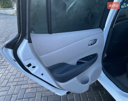 Белый Ниссан Лиф, объемом двигателя 0 л и пробегом 102 тыс. км за 6990 $, фото 16 на Automoto.ua