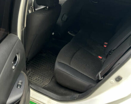 Белый Ниссан Лиф, объемом двигателя 0 л и пробегом 264 тыс. км за 4500 $, фото 12 на Automoto.ua