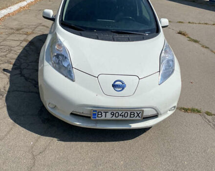 Белый Ниссан Лиф, объемом двигателя 0 л и пробегом 89 тыс. км за 9000 $, фото 1 на Automoto.ua