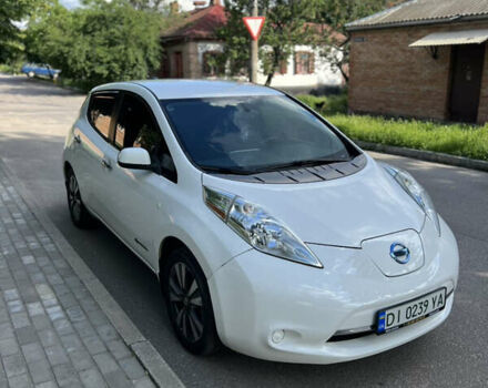 Белый Ниссан Лиф, объемом двигателя 0 л и пробегом 155 тыс. км за 7800 $, фото 5 на Automoto.ua