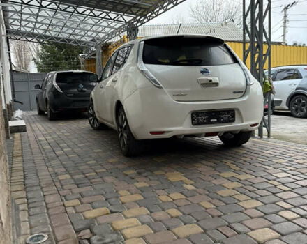 Белый Ниссан Лиф, объемом двигателя 0 л и пробегом 103 тыс. км за 7590 $, фото 1 на Automoto.ua