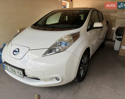 Білий Ніссан Ліф, об'ємом двигуна 0 л та пробігом 93 тис. км за 7900 $, фото 45 на Automoto.ua
