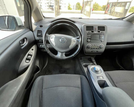 Білий Ніссан Ліф, об'ємом двигуна 0 л та пробігом 119 тис. км за 7499 $, фото 9 на Automoto.ua