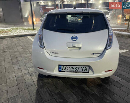 Білий Ніссан Ліф, об'ємом двигуна 0 л та пробігом 100 тис. км за 7100 $, фото 4 на Automoto.ua
