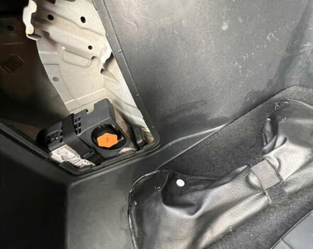 Белый Ниссан Лиф, объемом двигателя 0 л и пробегом 96 тыс. км за 8200 $, фото 23 на Automoto.ua