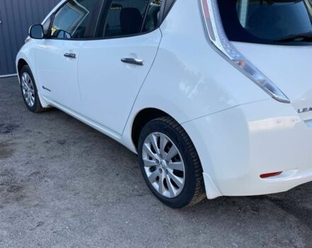 Белый Ниссан Лиф, объемом двигателя 0 л и пробегом 122 тыс. км за 6400 $, фото 1 на Automoto.ua