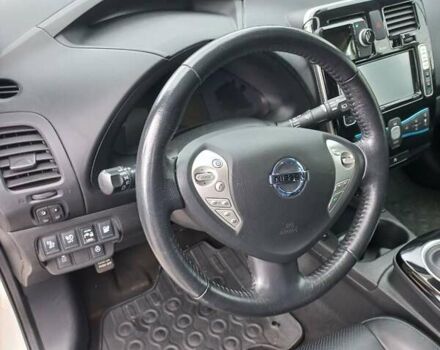 Белый Ниссан Лиф, объемом двигателя 0 л и пробегом 41 тыс. км за 8659 $, фото 31 на Automoto.ua