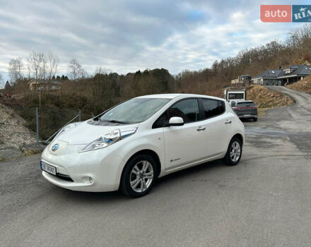 Белый Ниссан Лиф, объемом двигателя 0 л и пробегом 94 тыс. км за 5000 $, фото 2 на Automoto.ua