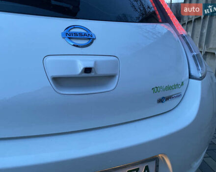 Белый Ниссан Лиф, объемом двигателя 0 л и пробегом 102 тыс. км за 6990 $, фото 8 на Automoto.ua