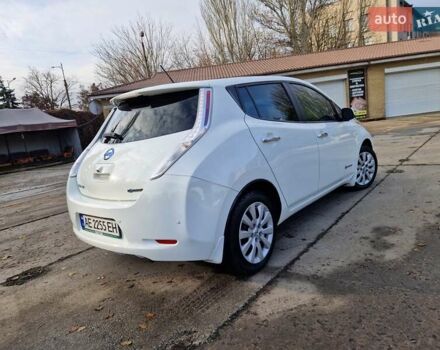 Белый Ниссан Лиф, объемом двигателя 0 л и пробегом 90 тыс. км за 7500 $, фото 3 на Automoto.ua