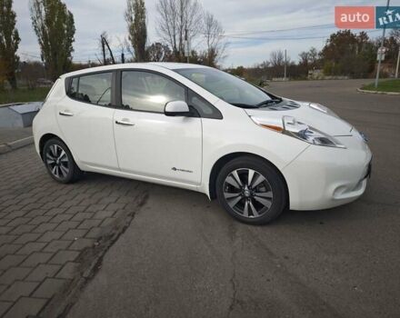 Белый Ниссан Лиф, объемом двигателя 0 л и пробегом 27 тыс. км за 8999 $, фото 4 на Automoto.ua