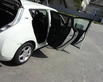 Белый Ниссан Лиф, объемом двигателя 0 л и пробегом 240 тыс. км за 5200 $, фото 8 на Automoto.ua