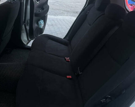 Белый Ниссан Лиф, объемом двигателя 0 л и пробегом 153 тыс. км за 6000 $, фото 12 на Automoto.ua