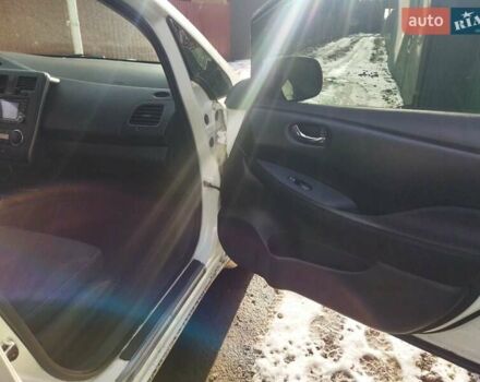 Белый Ниссан Лиф, объемом двигателя 0 л и пробегом 98 тыс. км за 11999 $, фото 19 на Automoto.ua