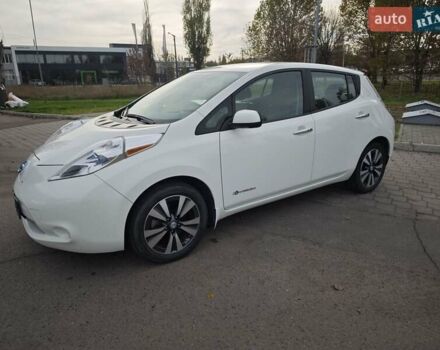 Белый Ниссан Лиф, объемом двигателя 0 л и пробегом 27 тыс. км за 8999 $, фото 26 на Automoto.ua