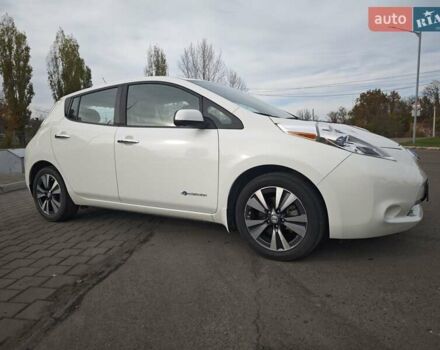 Белый Ниссан Лиф, объемом двигателя 0 л и пробегом 27 тыс. км за 8999 $, фото 1 на Automoto.ua