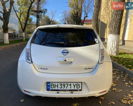 Білий Ніссан Ліф, об'ємом двигуна 0 л та пробігом 53 тис. км за 7700 $, фото 5 на Automoto.ua