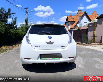 Белый Ниссан Лиф, объемом двигателя 0 л и пробегом 65 тыс. км за 7800 $, фото 2 на Automoto.ua
