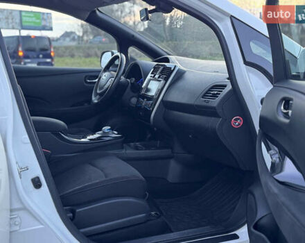 Белый Ниссан Лиф, объемом двигателя 0 л и пробегом 91 тыс. км за 7400 $, фото 5 на Automoto.ua