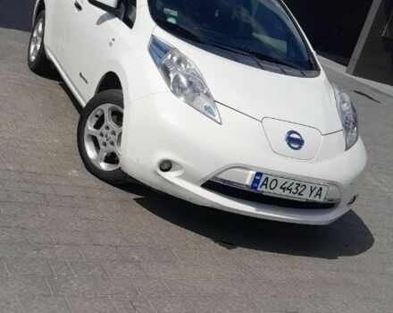 Белый Ниссан Лиф, объемом двигателя 0 л и пробегом 240 тыс. км за 5200 $, фото 1 на Automoto.ua