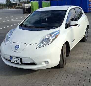 Білий Ніссан Ліф, об'ємом двигуна 0 л та пробігом 103 тис. км за 7999 $, фото 1 на Automoto.ua