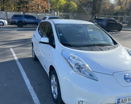 Белый Ниссан Лиф, объемом двигателя 0 л и пробегом 101 тыс. км за 7900 $, фото 2 на Automoto.ua