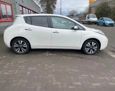 Белый Ниссан Лиф, объемом двигателя 0 л и пробегом 73 тыс. км за 4600 $, фото 5 на Automoto.ua