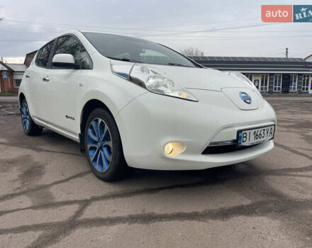 Белый Ниссан Лиф, объемом двигателя 0 л и пробегом 104 тыс. км за 6800 $, фото 4 на Automoto.ua