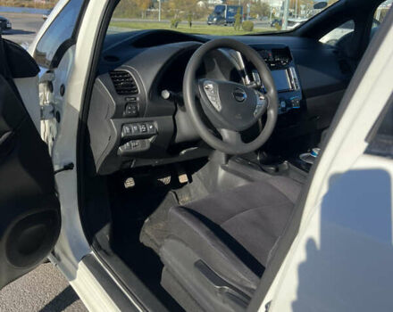 Белый Ниссан Лиф, объемом двигателя 0 л и пробегом 101 тыс. км за 7900 $, фото 7 на Automoto.ua