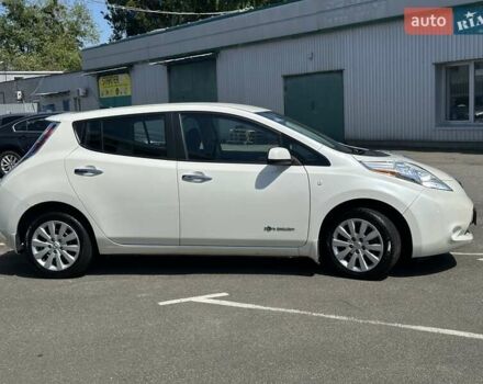 Білий Ніссан Ліф, об'ємом двигуна 0 л та пробігом 114 тис. км за 6690 $, фото 3 на Automoto.ua