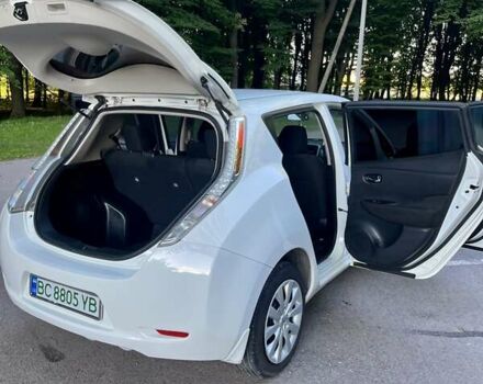 Белый Ниссан Лиф, объемом двигателя 0 л и пробегом 66 тыс. км за 8000 $, фото 8 на Automoto.ua