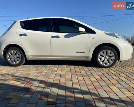 Білий Ніссан Ліф, об'ємом двигуна 0 л та пробігом 53 тис. км за 7700 $, фото 42 на Automoto.ua
