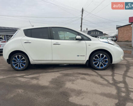 Белый Ниссан Лиф, объемом двигателя 0 л и пробегом 104 тыс. км за 6800 $, фото 5 на Automoto.ua