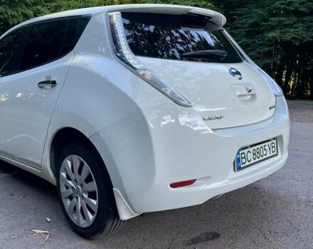 Белый Ниссан Лиф, объемом двигателя 0 л и пробегом 66 тыс. км за 8000 $, фото 6 на Automoto.ua