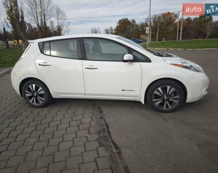 Белый Ниссан Лиф, объемом двигателя 0 л и пробегом 27 тыс. км за 8999 $, фото 16 на Automoto.ua