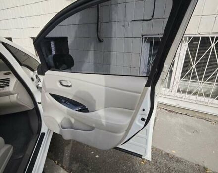 Белый Ниссан Лиф, объемом двигателя 0 л и пробегом 166 тыс. км за 7000 $, фото 11 на Automoto.ua