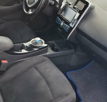 Білий Ніссан Ліф, об'ємом двигуна 0 л та пробігом 103 тис. км за 7999 $, фото 9 на Automoto.ua