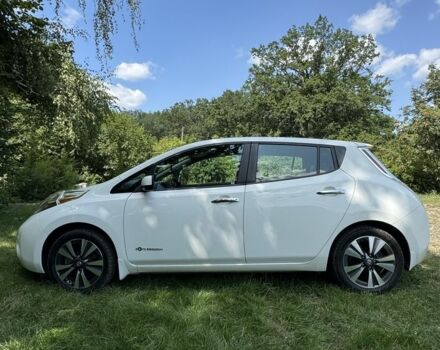 Белый Ниссан Лиф, объемом двигателя 0 л и пробегом 69 тыс. км за 8500 $, фото 3 на Automoto.ua