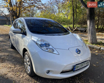 Білий Ніссан Ліф, об'ємом двигуна 0 л та пробігом 53 тис. км за 7700 $, фото 36 на Automoto.ua